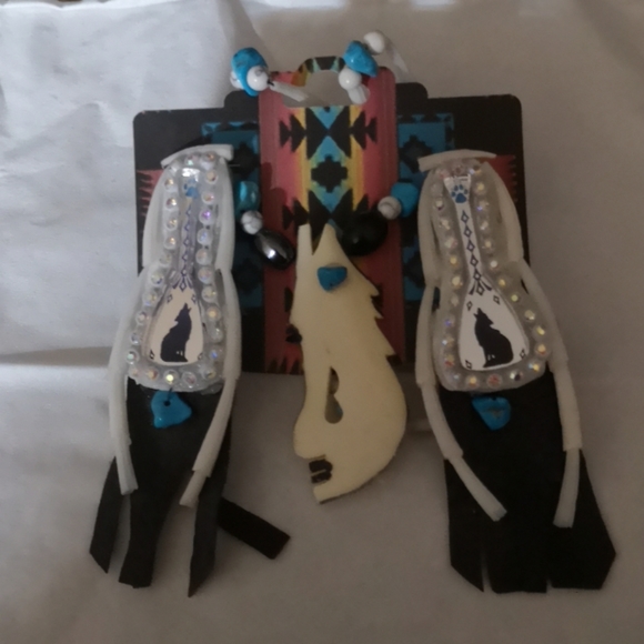 Meet your Posher, Dee - Picture 2 of 2